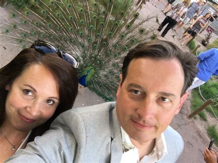 ABC News Correspondent, Clayton Sandell is a Married Man. (Bio, Age, Height, Wife, Children, Salary & Net Worth)