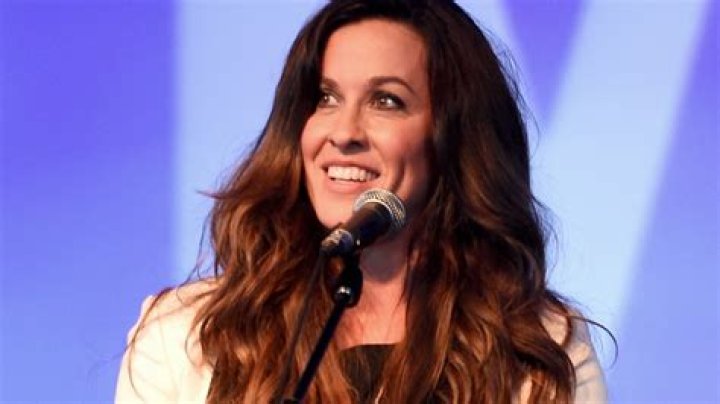 Alanis Morissette talks eating disorders & losing over 20 lbs on a vegan diet