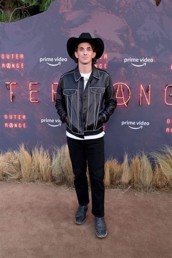 Alex Fine Net Worth - Wiki, Age, Weight and Height, Relationships, Family, and More