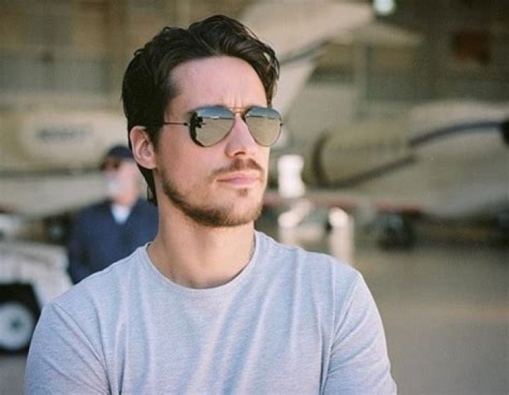 All About Peter Gadiot Net Worth, Bio, Girlfriend
