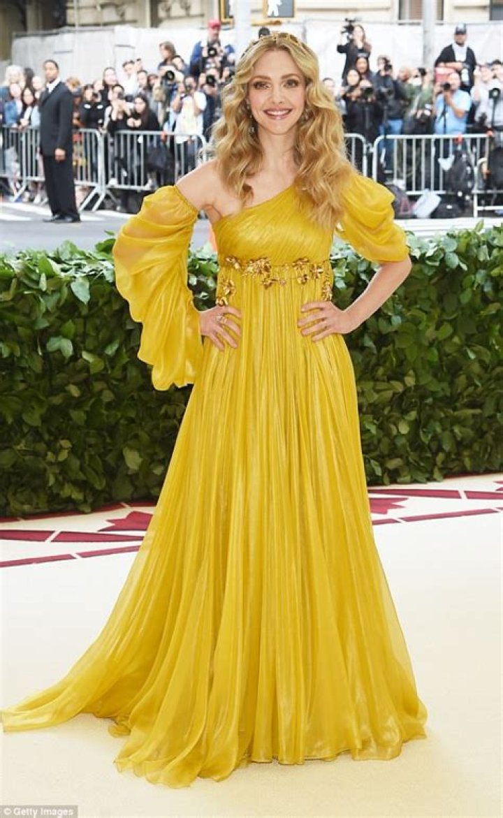 Amanda Seyfried in yellow Prada at the Met Gala: gorgeous and angelic?