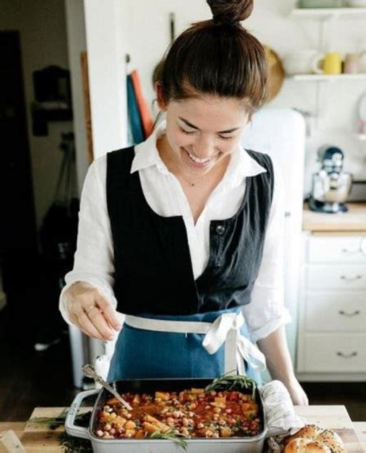 American Cookbook Author, Married Husband, Molly Yeh In 2 014