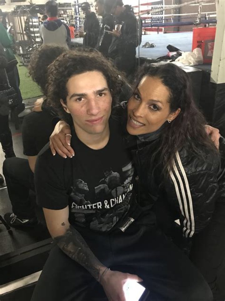 An Author Rasheda Ali's Conjugal Relationship With Her Spouse Bob Walsh And Their Kids.