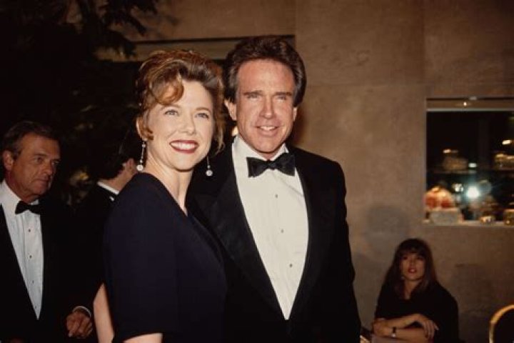 Annette Bening & Warren Beatty’s marriage might be on the rocks