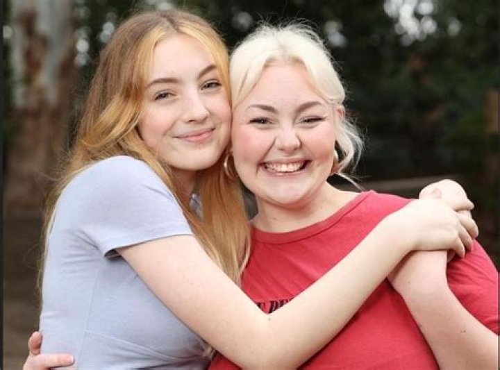 Bella Taylor Smith Parents Ethnicity, Sister Gabi And Sophia