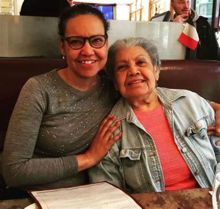 Bertha Coombs Wiki: Married, Husband, Family, CNBC, Salary, Net Worth