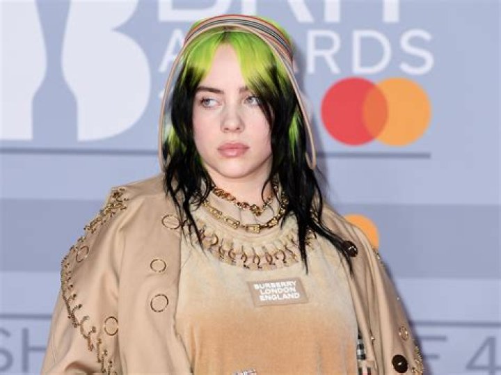 Billie Eilish apologizes for mouthing a racial slur & speaking in an offensive ‘accent’