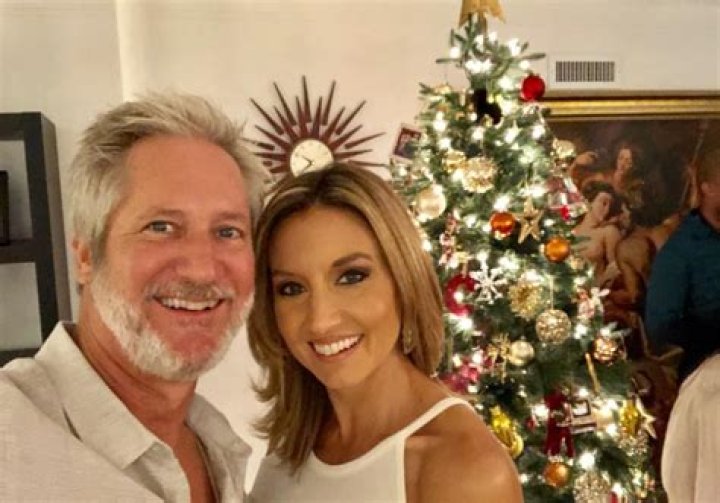 Cancer Survivor American Journalist Janine Stanwood! Know Her Local 10, Boyfriend, Married, Partner, Thyroid Cancer, Net Worth, & More.