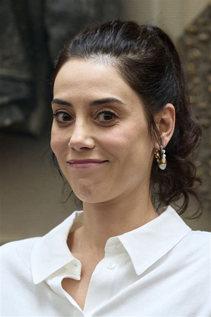 Cansu Dere Net Worth - Wiki, Age, Weight and Height, Relationships, Family, and More