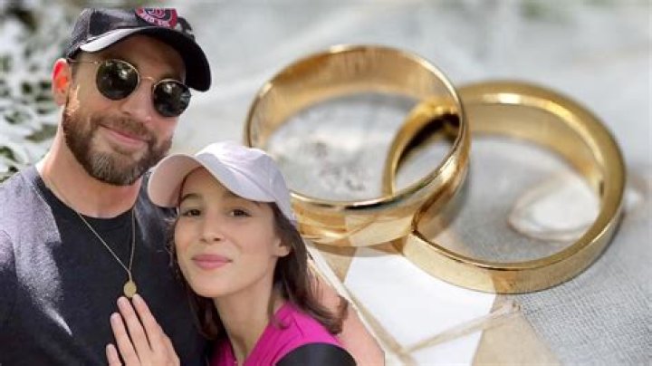 	Chris Evans & Alba Baptista will have a second wedding in Portugal this week	