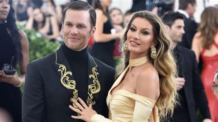 CNN: Gisele Bundchen & Tom Brady are ‘living separately’ amid ‘marital issues’