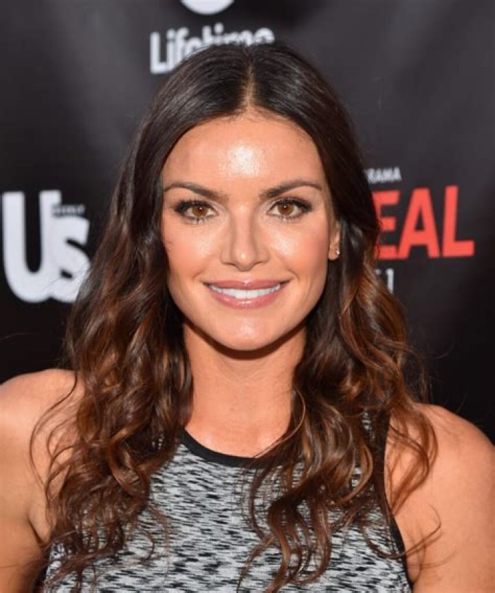 Courtney Robertson Net Worth - Wiki, Age, Weight and Height, Relationships, Family, and More