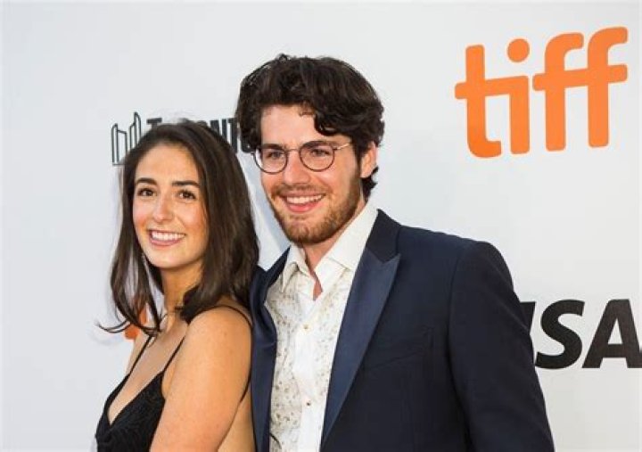 Daniel Roher Wife – Is He Married To Kari Teicher? Age And Net Worth 2023