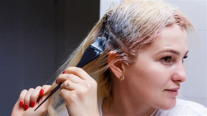 Demi Moore is insane, won’t even admit to dyeing her hair