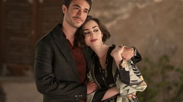 Does Mindy end up with Benoît or Nicolas in Emily in Paris season 3? (spoilers)