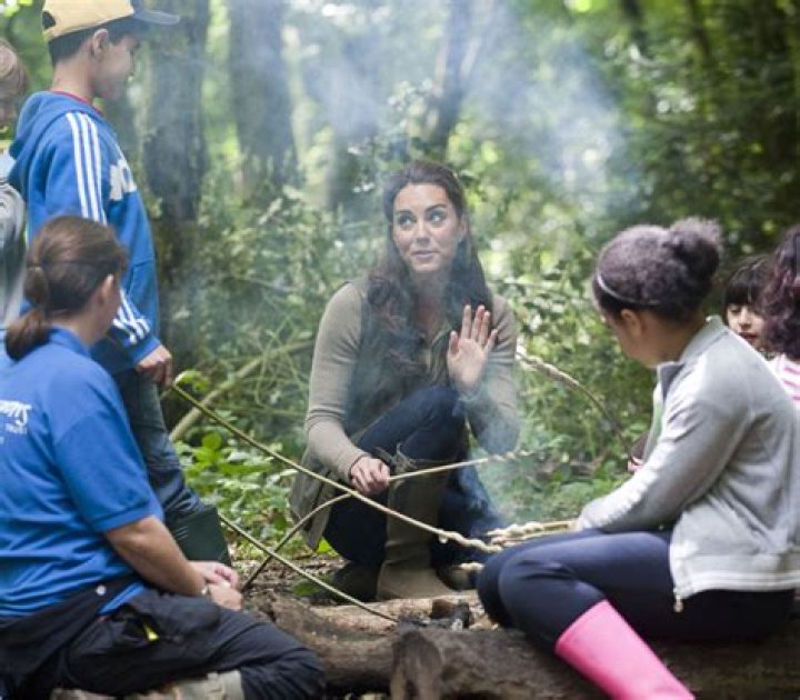 Duchess Kate “vows to sleep on streets” (if streets are lined with eyeliner)