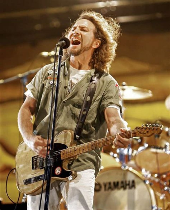 Eddie Vedder Net Worth : Career & Charity