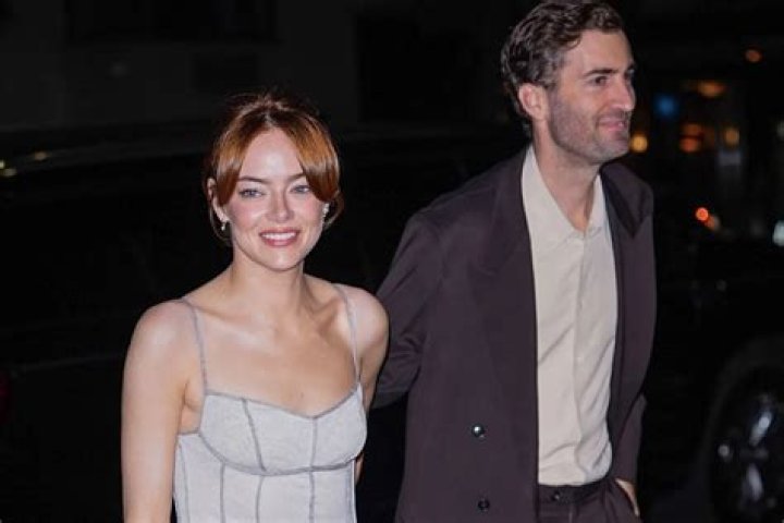 Emma Stone is dating an SNL writer & director named Dave McCary