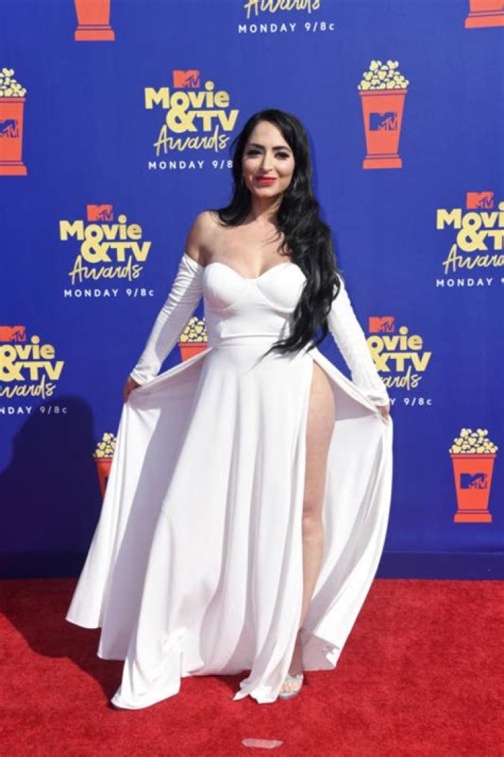 Fans Question If Angelina Pivarnick Is Leaving Jersey Shore For Good