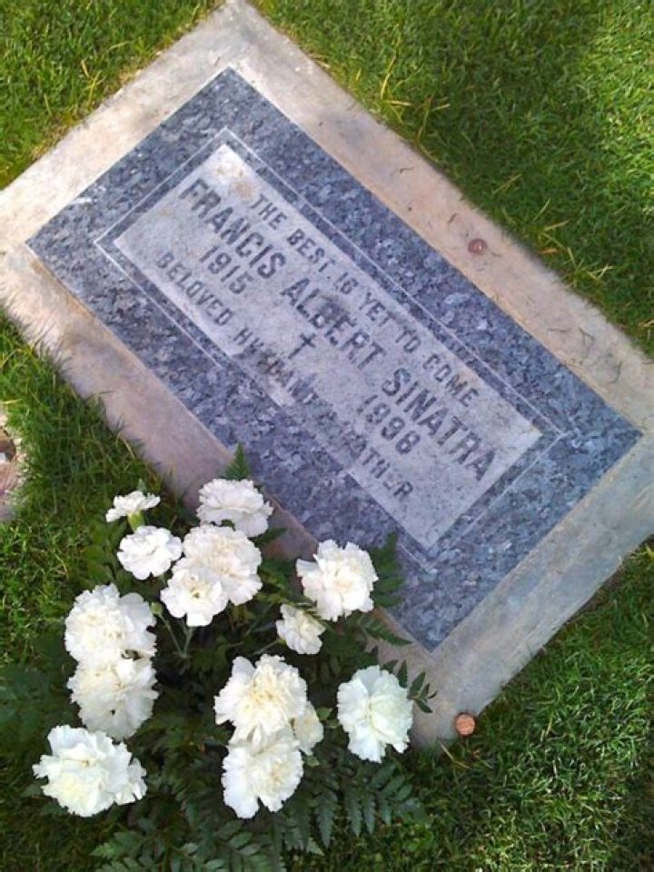 Frank Sinatra Net Worth: Earnings, Lifestyle & Deaths