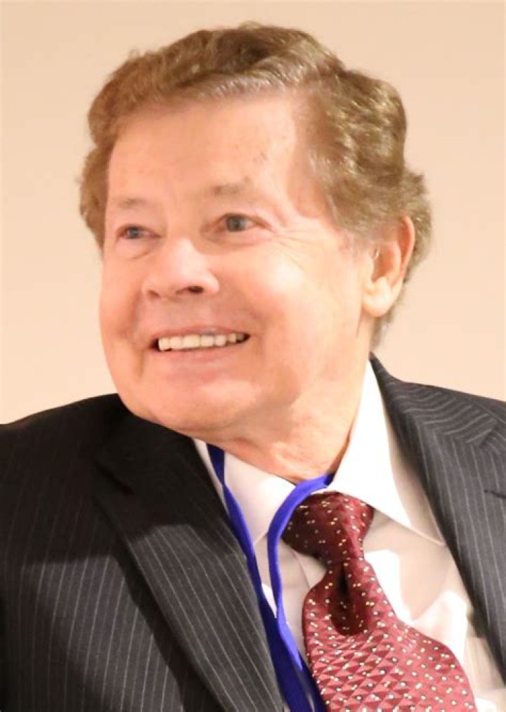 Get To Know About Lou Wagner Net Worth