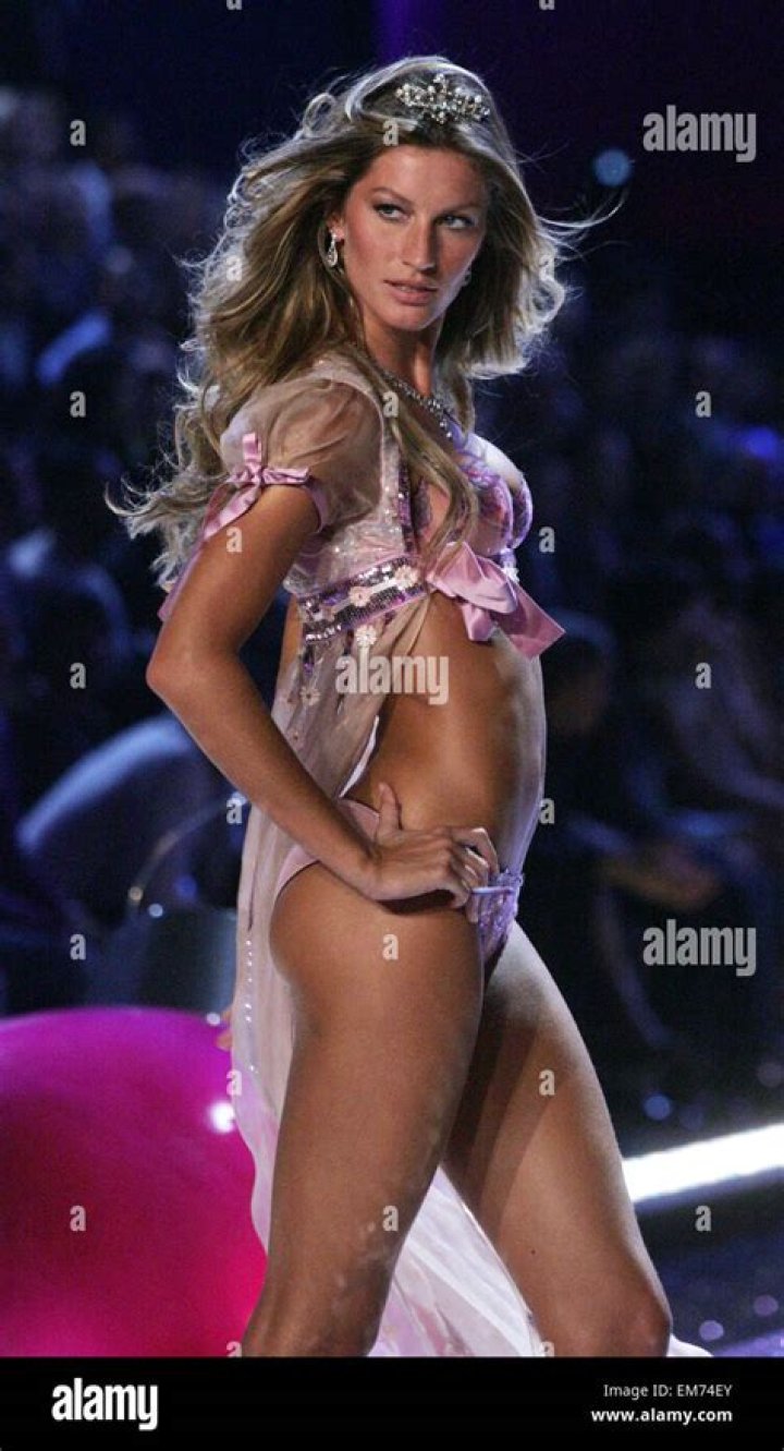 Gisele Bundchen, the highest paid model in the world, shows off her bump in Brazil