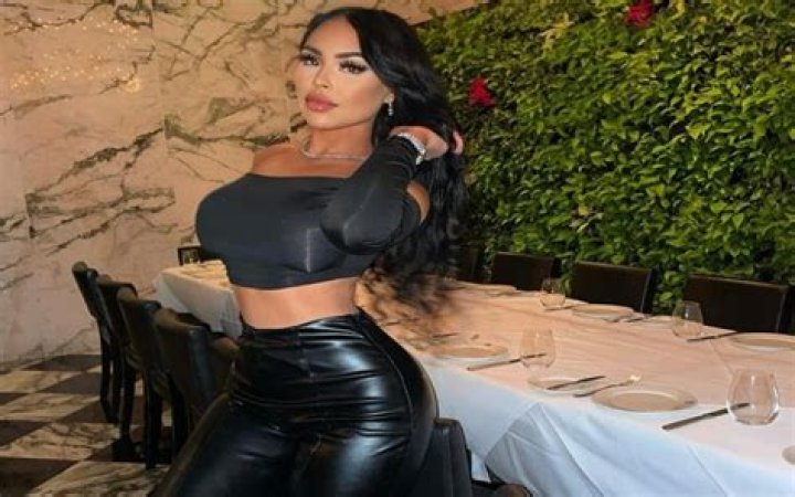 Glance At The Life of Karina Seabrook