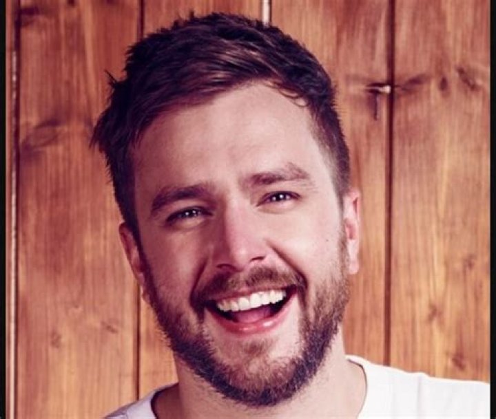 Iain Stirling Sister And Brother, His Siblings Wife And Net Worth In 2023