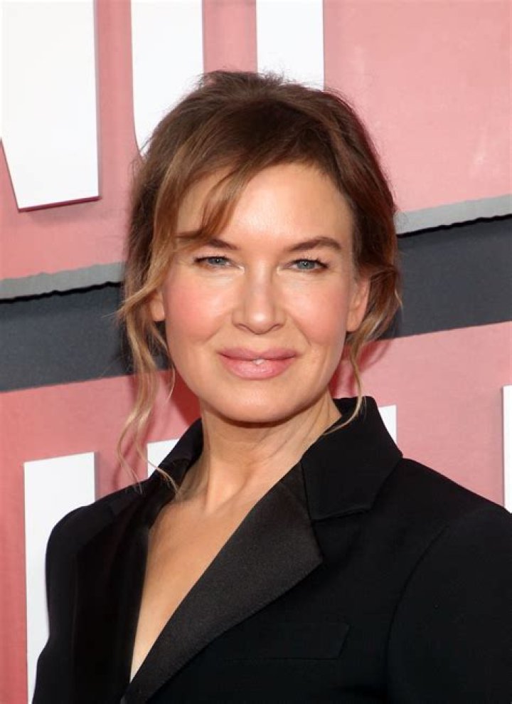 	Is Renee Zellweger’s clingy act driving Bradley Cooper away?	