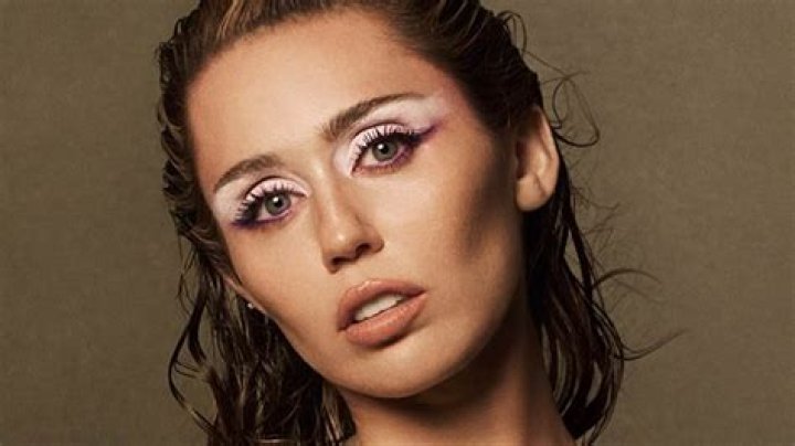 Jamie Foxx apologizes for rant on Miley Cyrus