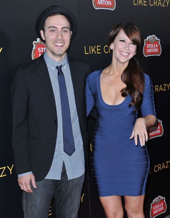 Jennifer Love Hewitt’s latest boy-toy dumped her via text message