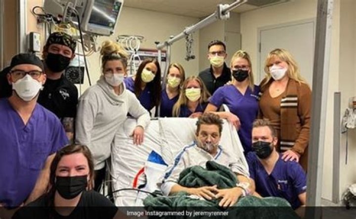 Jeremy Renner visited the medical staff who saved his life to thank them