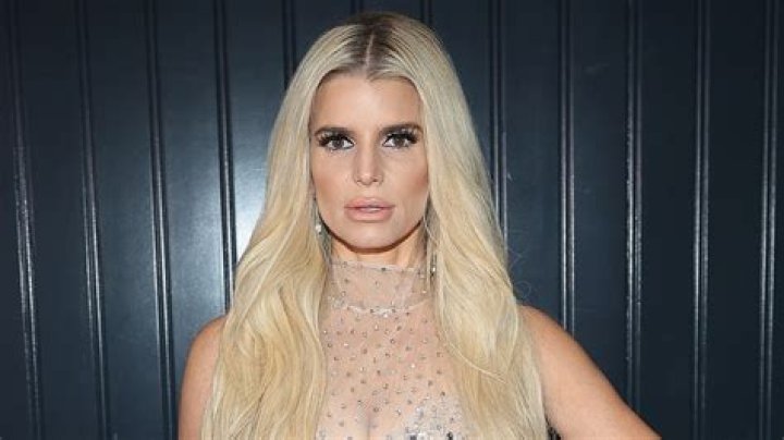 Jessica Simpson’s dentist is shocked that there are people who don’t brush daily