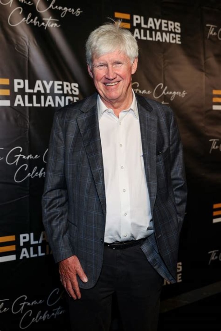 John W. Stanton Net Worth - Wiki, Age, Weight and Height, Relationships, Family, and More