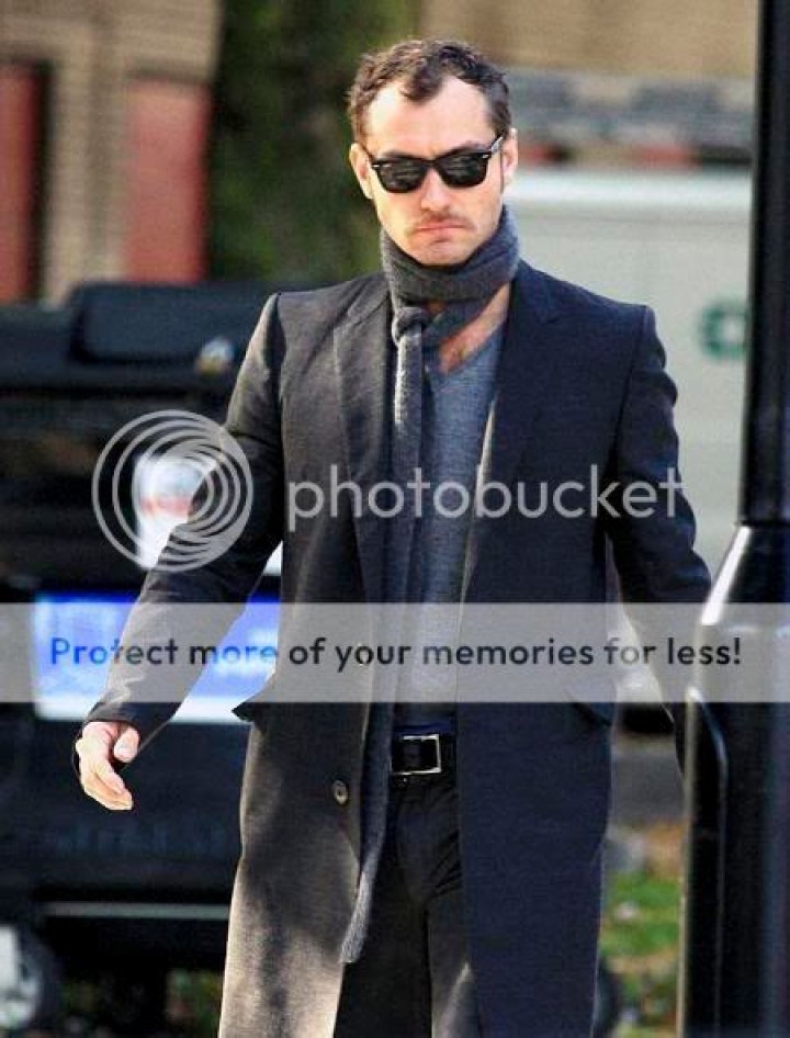 Jude Law and Bruce Willis work the facial fuzz