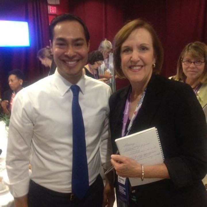 Karen Tumulty is happily married to her husband Paul Richter.