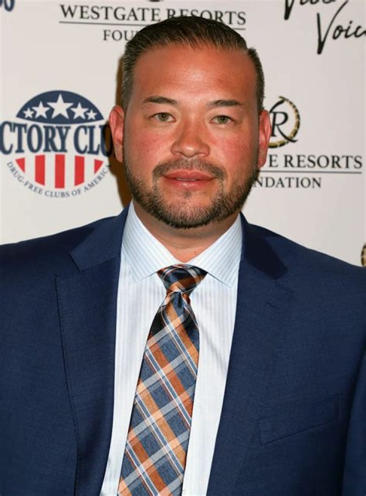 Kate Gosselin’s “bodyguard” Steve Neild isn’t wearing his wedding ring