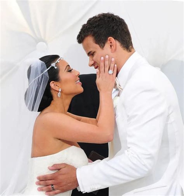 	Kris Humphries’ lawyer tells Kim K lookalike to stop saying she’s his girlfriend	
