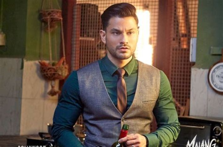 Kunal Khemu Net Worth - Wiki, Age, Weight and Height, Relationships, Family, and More