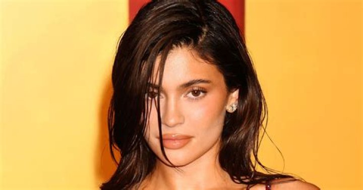 Kylie Jenner is Apparently Bored with her Lips