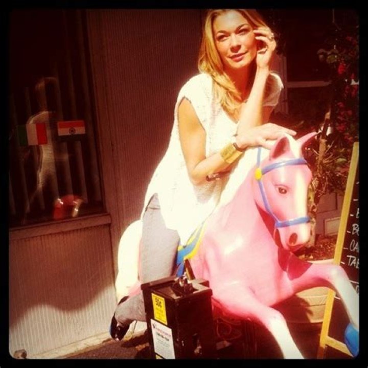 LeAnn Rimes drags Eddie Cibrian to NY Fashion Week: cute or tragic?