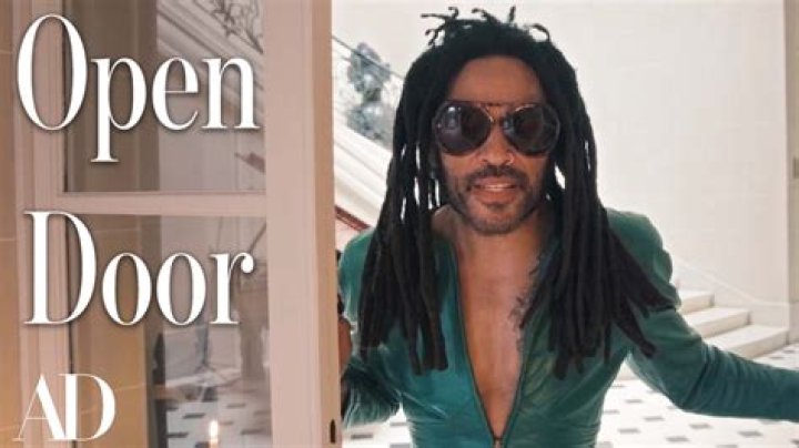 Lenny Kravitz & some French dude got into a heated beef over some chocolate