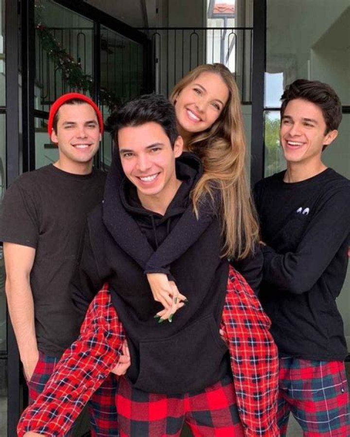 Lexi Rivera- Age, Boyfriend, Brother, Instagram, Net Worth, Bio, Wiki