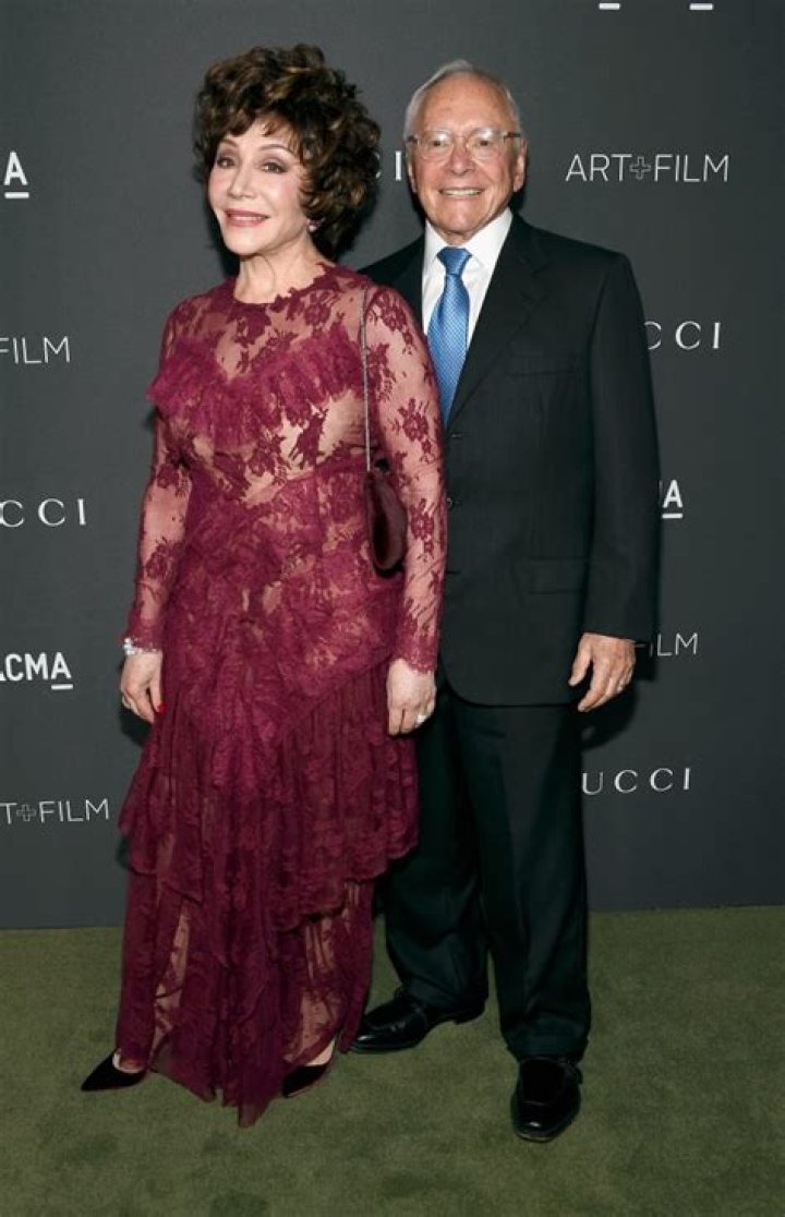 Lynda Resnick Net Worth - Wiki, Age, Weight and Height, Relationships, Family, and More