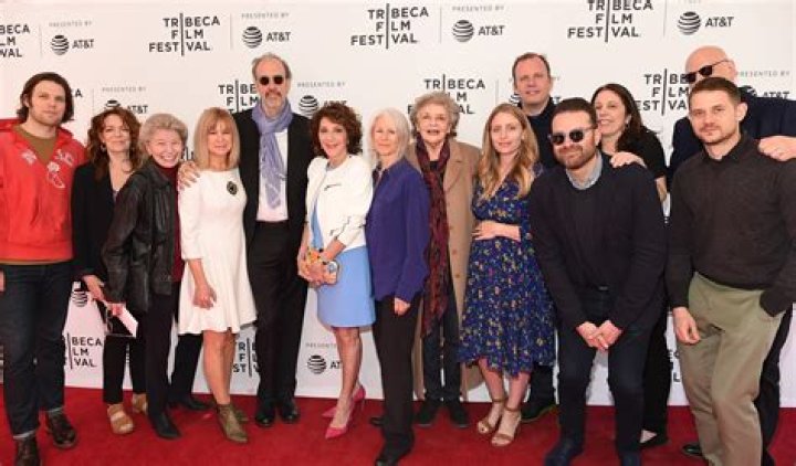 Mary Kay Place Net Worth - Wiki, Age, Weight and Height, Relationships, Family, and More