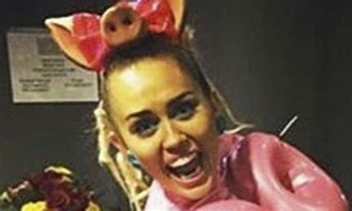 Miley Cyrus allegedly wants silicone devil horns implanted in her head
