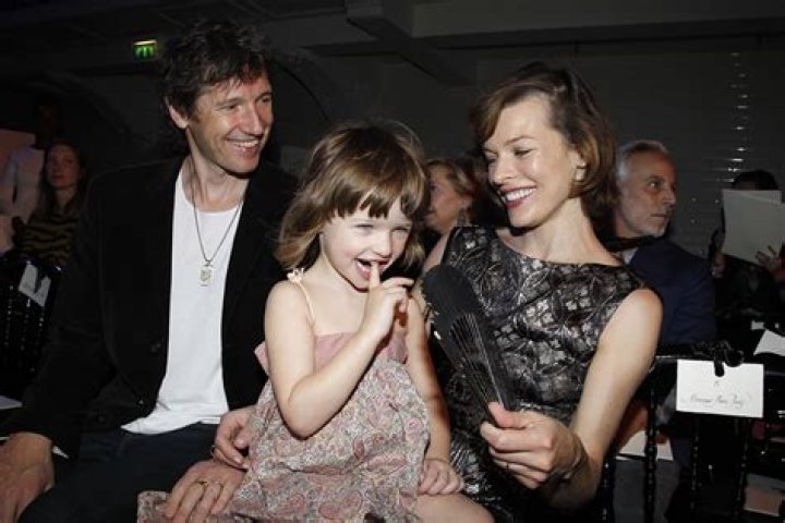 Milla Jovovich on her veneer catastrophe & “embarrassing” male models