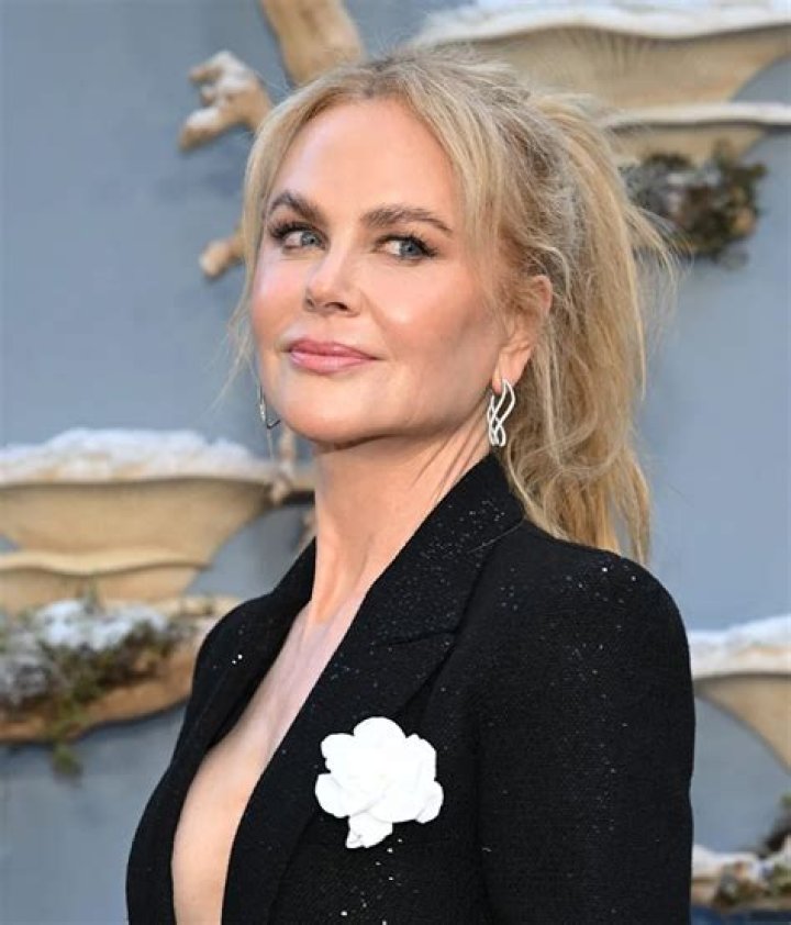 Nicole Kidman’s “baby secret” takes the cover of People