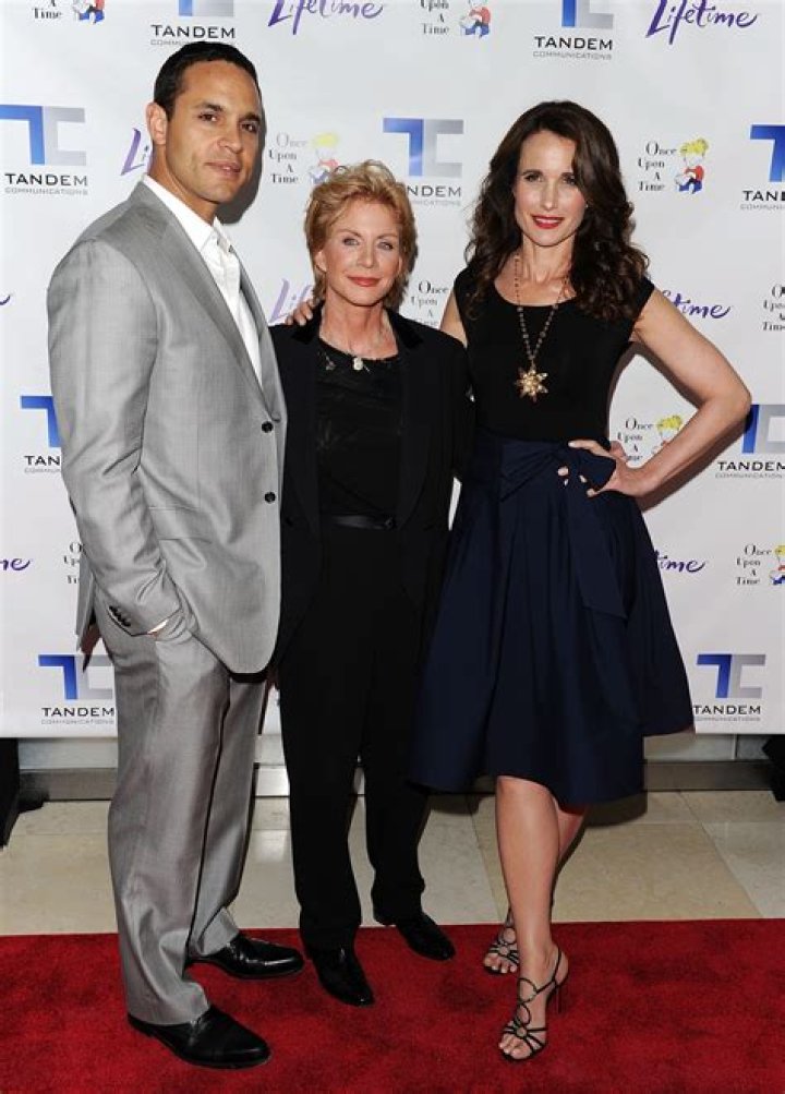 Patricia Cornwell Net Worth - Wiki, Age, Weight and Height, Relationships, Family, and More