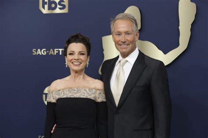 Peter Marc Jacobson Net Worth - Wiki, Age, Weight and Height, Relationships, Family, and More